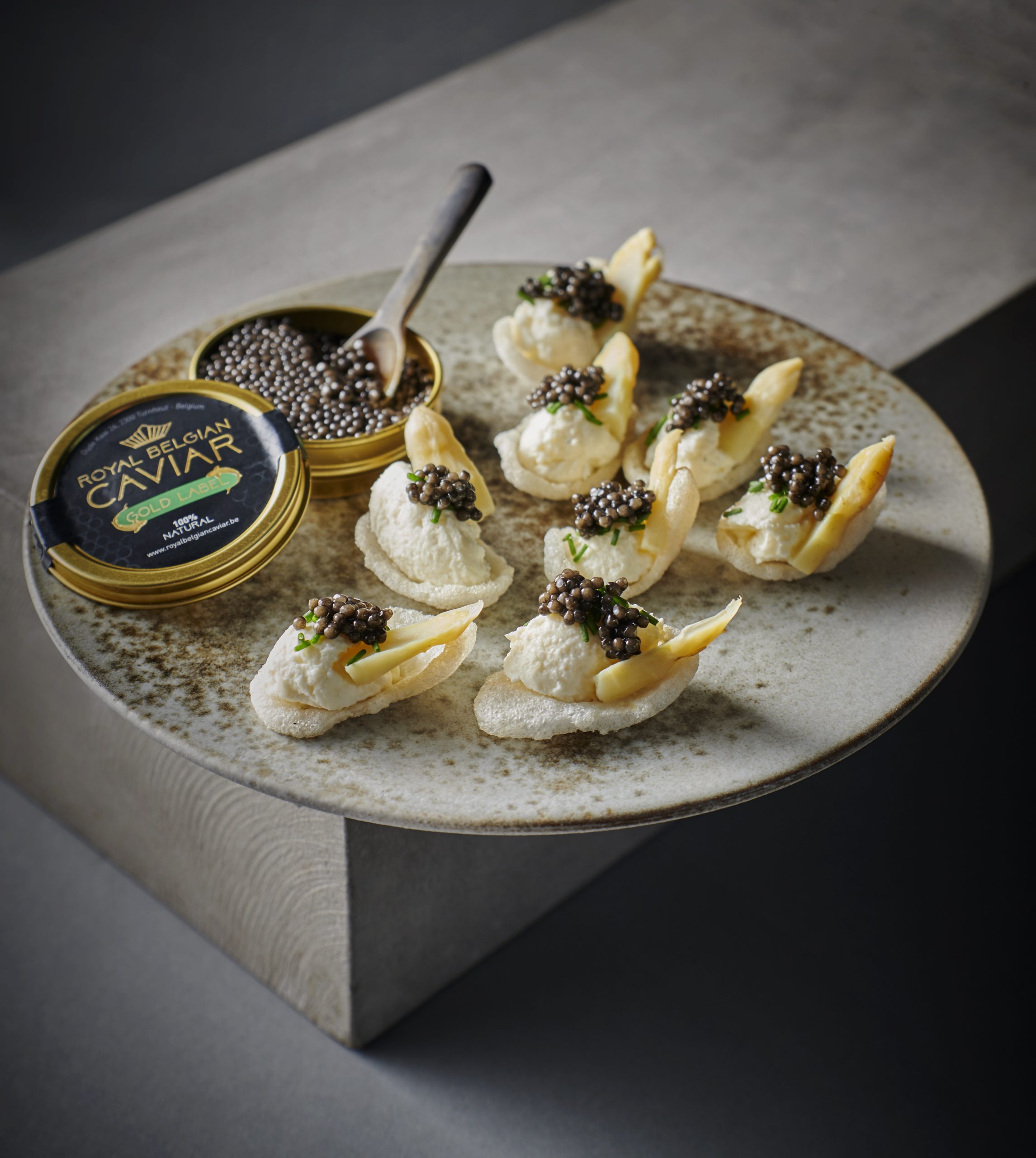 Kroepoek met een mousse van asperges en Royal Belgian Caviar #advertentie
