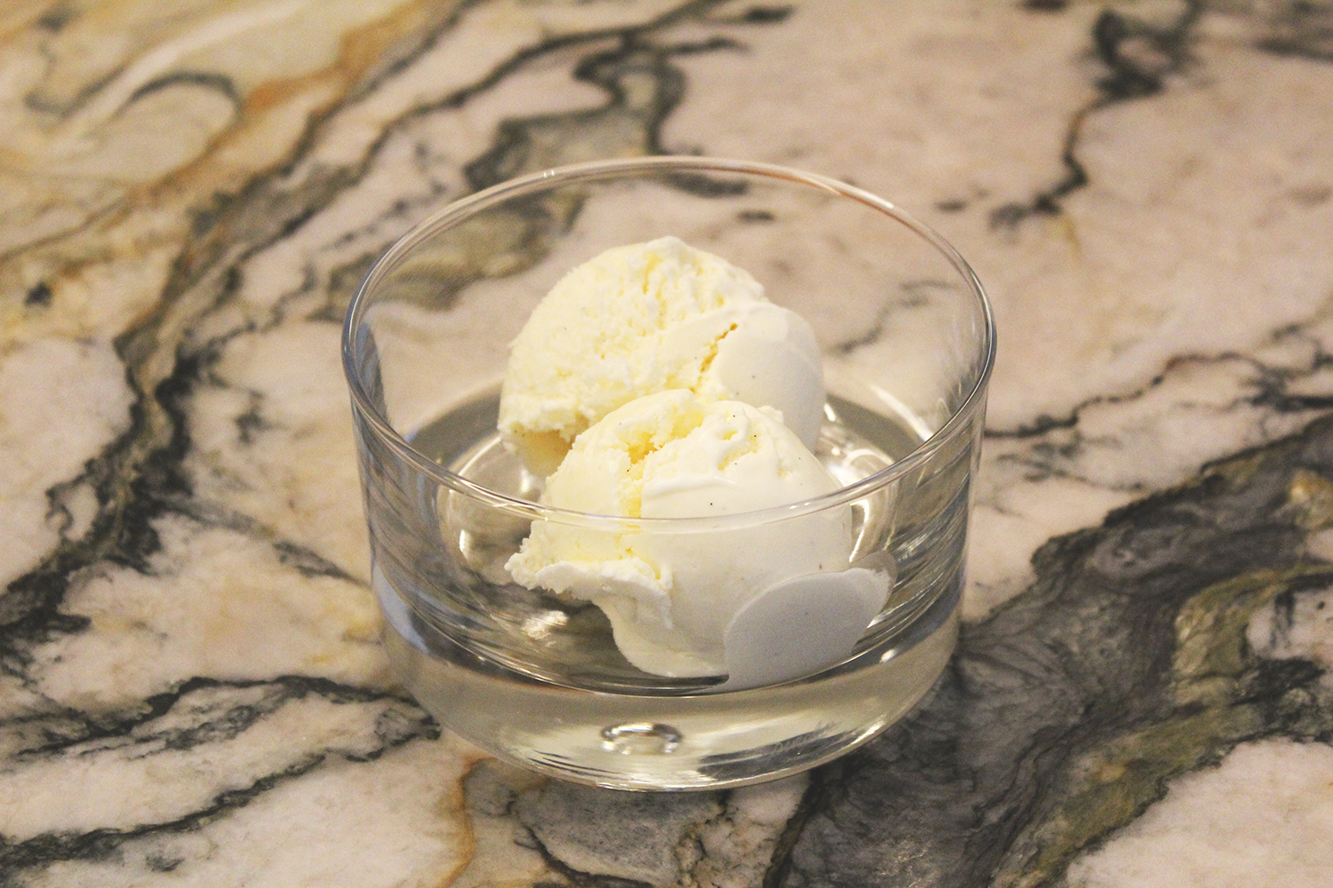 Vanille ijs met de Ijsmachine van KitchenAid #advertentie
