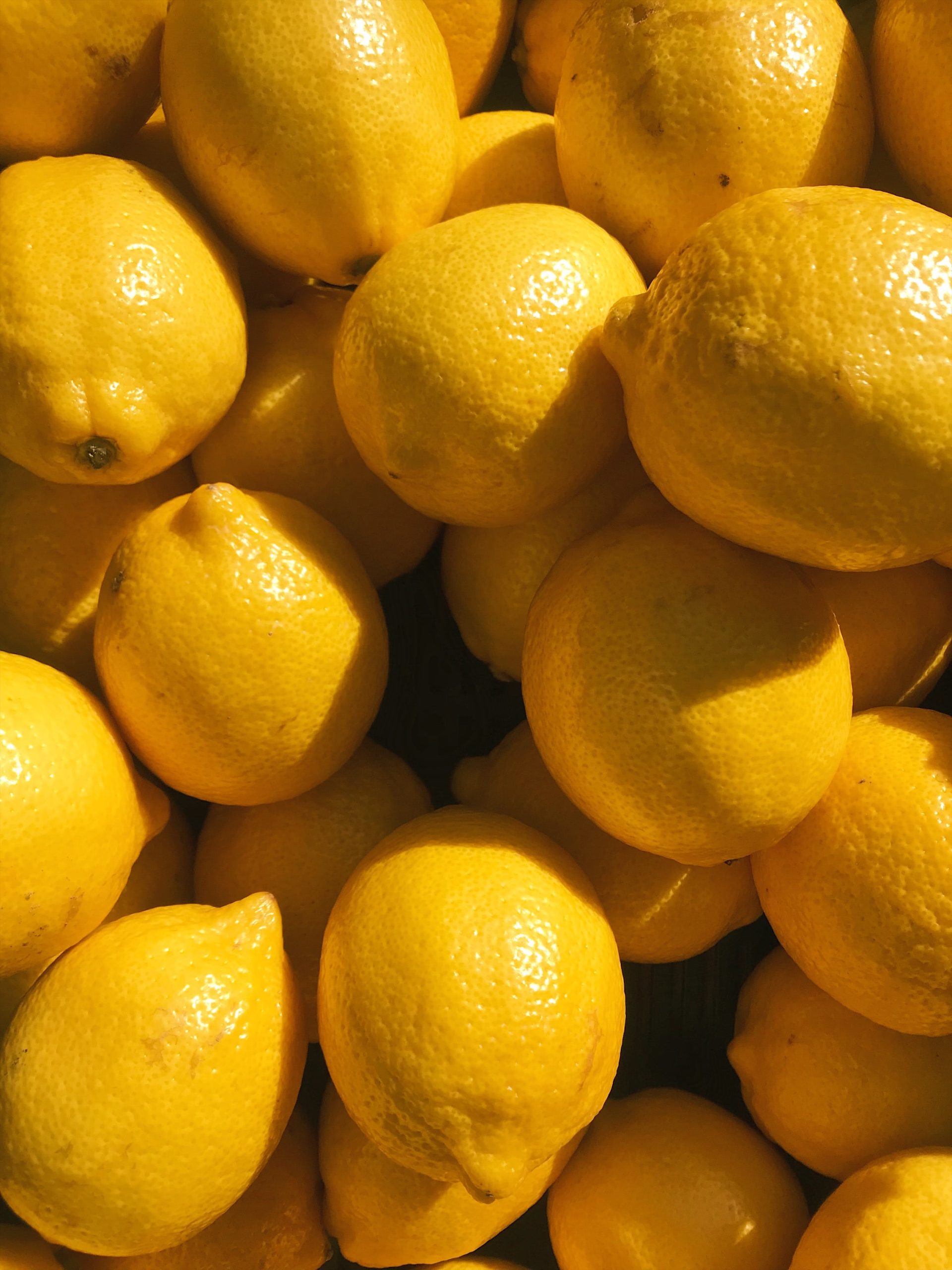 Wist je waarom een glas citroensap in de ochtend zo gezond is?