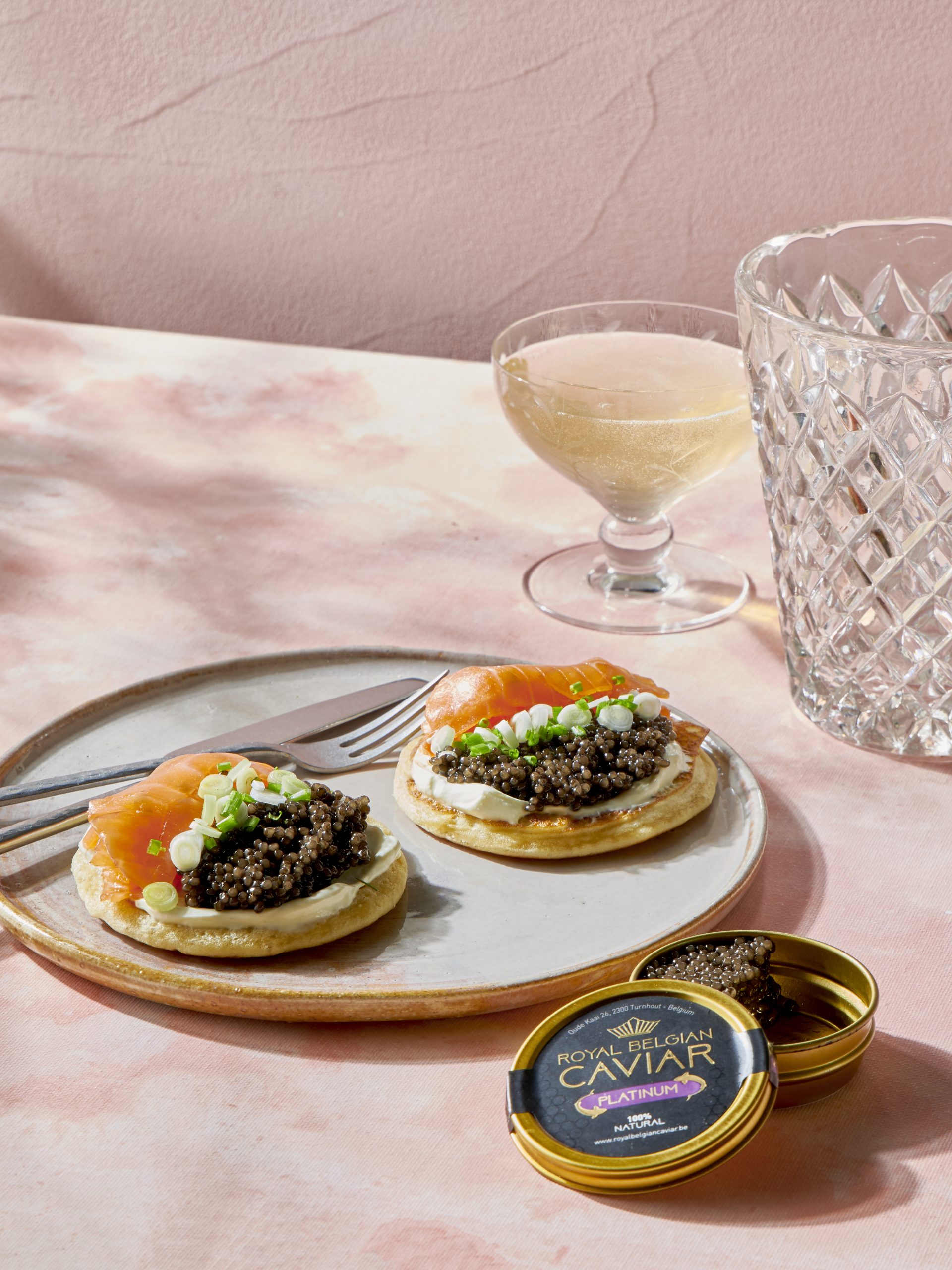 Blini met gerookte zalm en Royal Belgian Caviar #advertentie