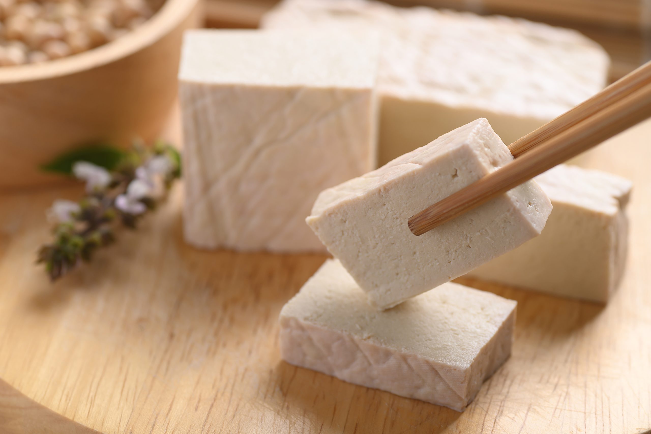 Wat is tofu eigenlijk, en is het echt zo saai als we wel denken?